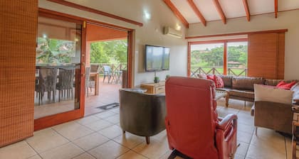 San Lameer Villa Rentals 10431