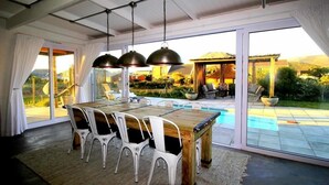 In-room dining - Baytown (Pringle Bay)
