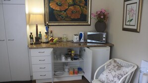 In-room dining - 61 on Sutton (Himeville)