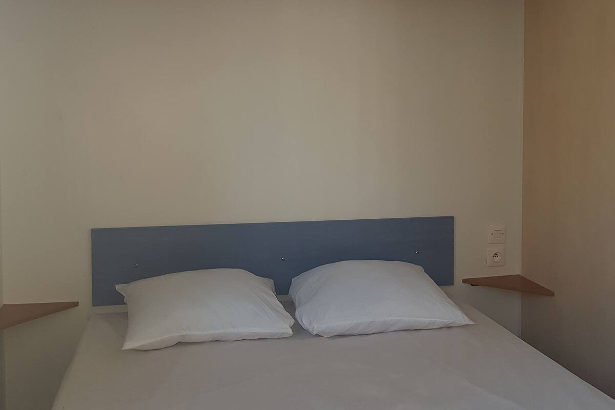Mobile Home, 2 Bedrooms (IRM Venus) | Cribs (surcharge)