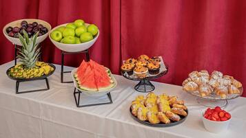 Free daily buffet breakfast