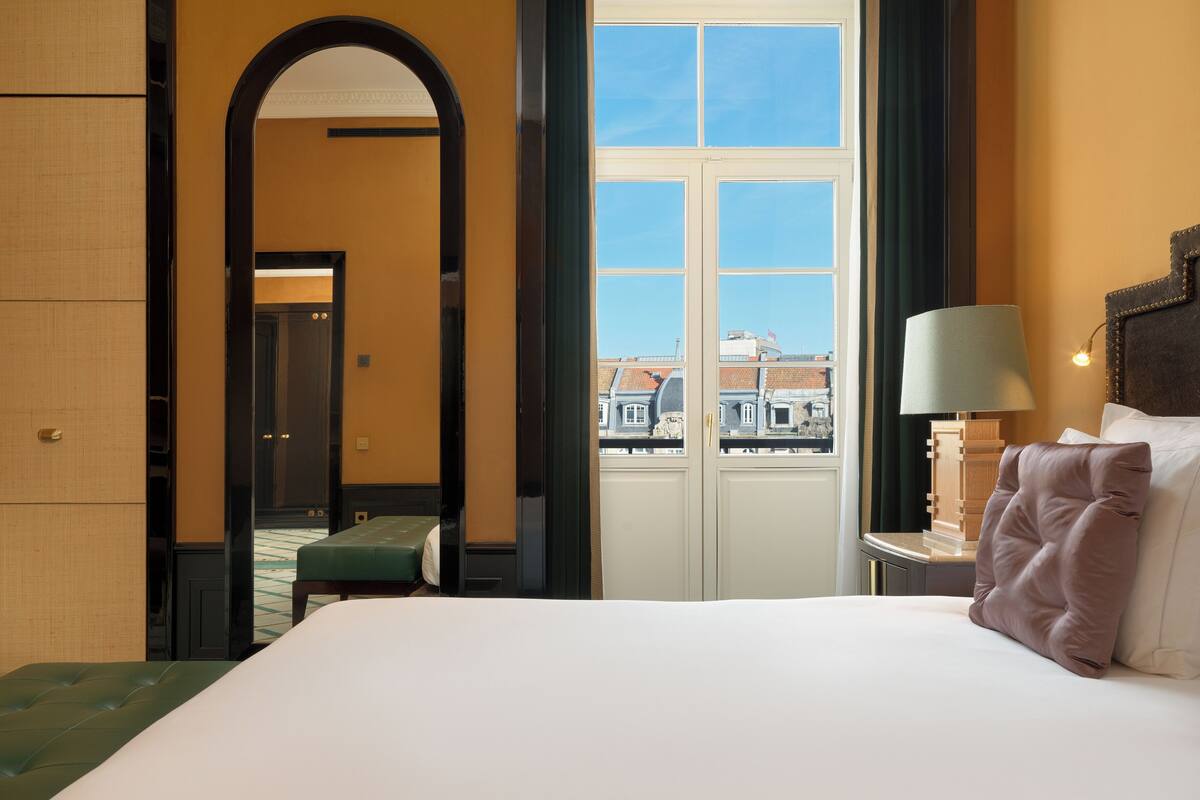 Suite (Monumental) | Egyptian cotton sheets, premium bedding, pillow-top beds, minibar