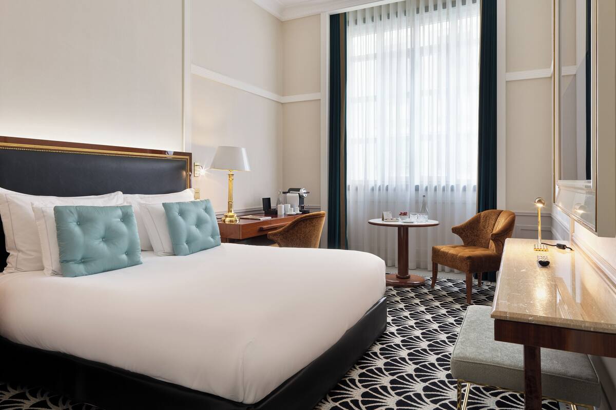 Deluxe Double or Twin Room | Egyptian cotton sheets, premium bedding, pillow-top beds, minibar