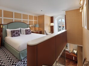 Suite (Tower Duplex) | Egyptian cotton sheets, premium bedding, pillow-top beds, minibar - The One Monumental Palace (Porto)