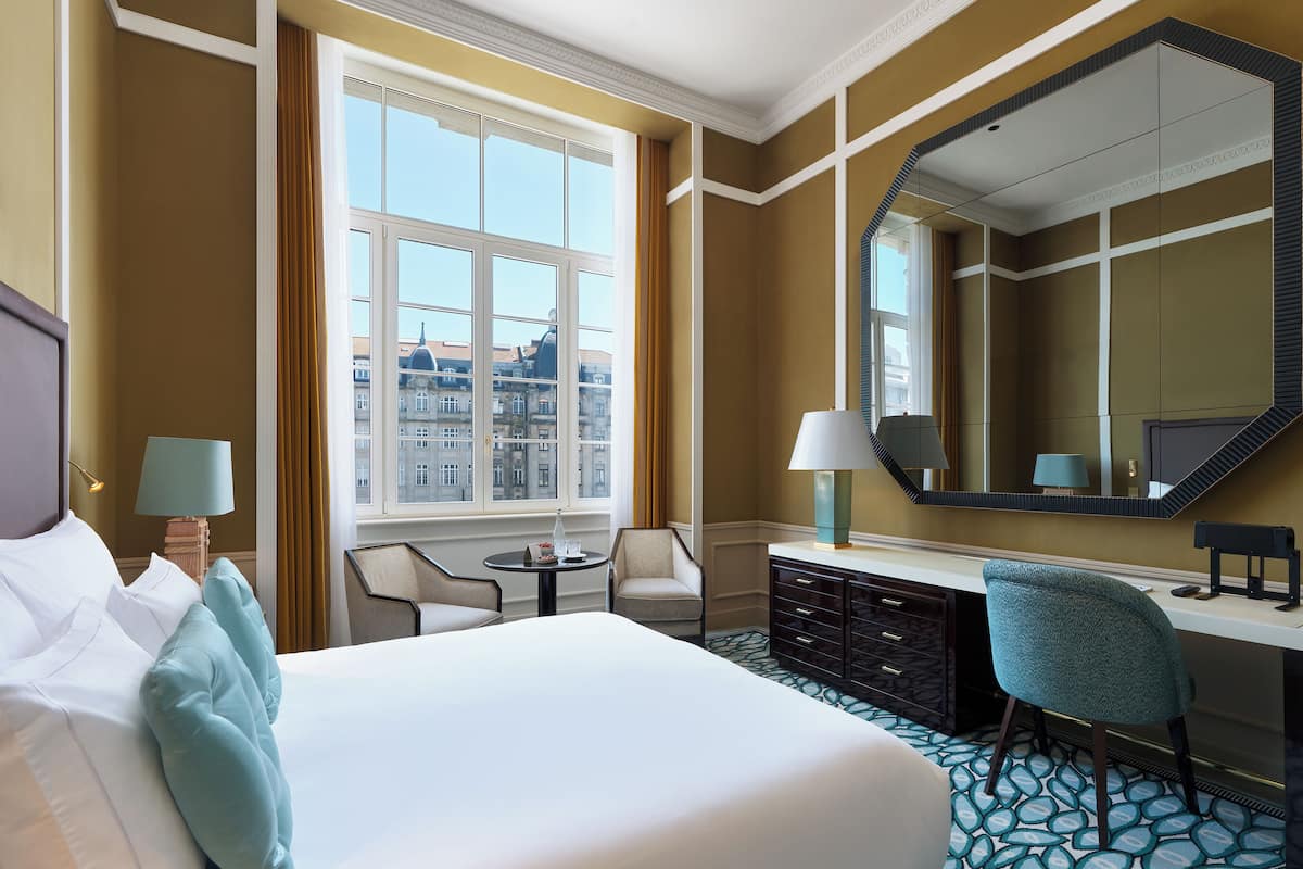 Deluxe Room, City View (Grand) | Egyptian cotton sheets, premium bedding, pillow-top beds, minibar