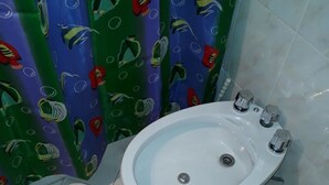 Apartment, 2 Bedrooms, Private Bathroom | Bathroom - La Casa del Mirador Joaquin (San Carlos de Bariloche)