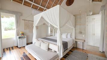 Suite Oceanfront King Bed | 1 habitación, sábanas de algodón egipcio y ropa de cama de alta calidad