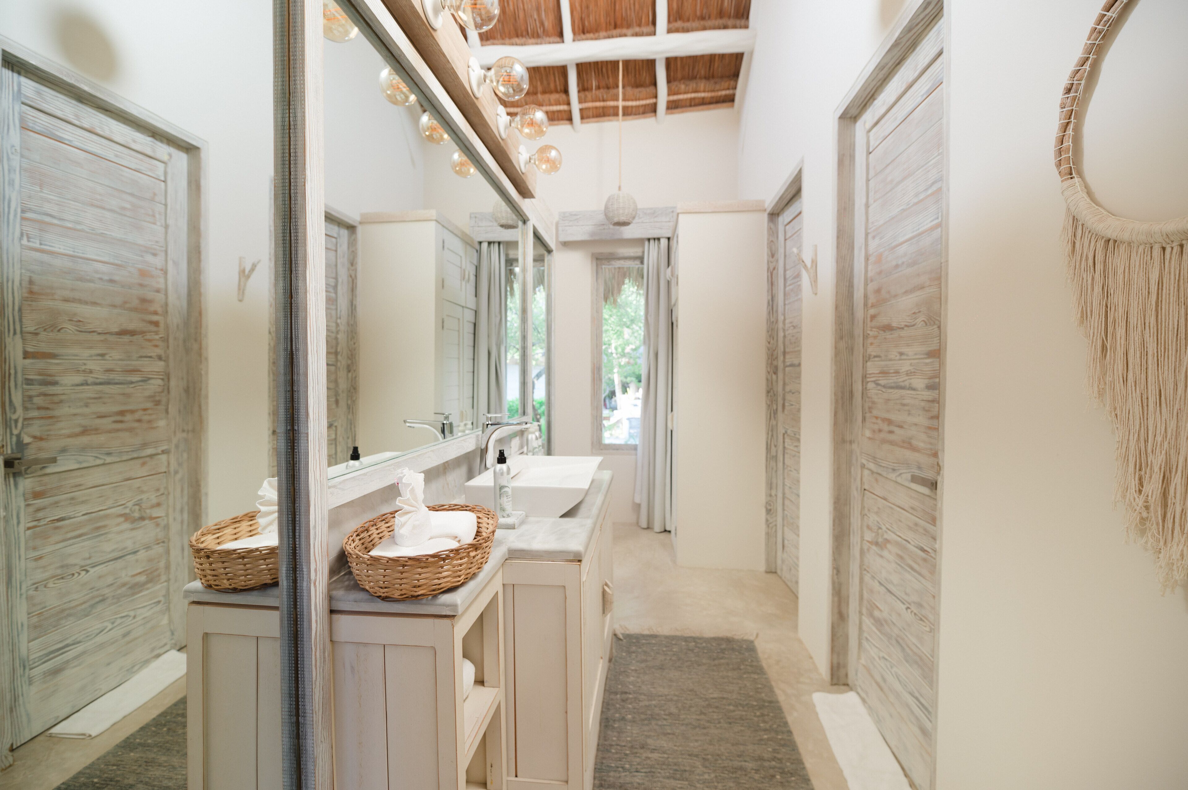 shower, rainfall showerhead, free toiletries, hair dryer