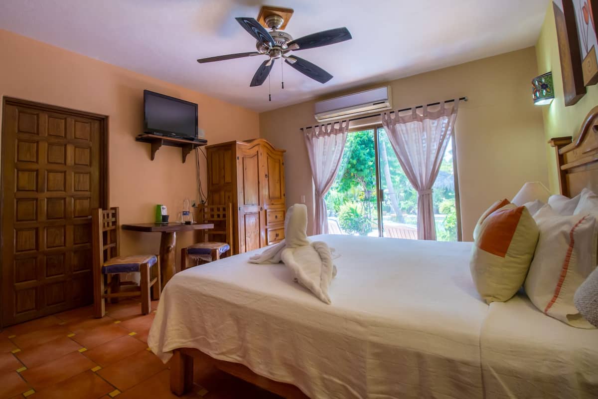 Quarto casal, 1 cama King, acessível | Individualmente decorados, individualmente mobiliados