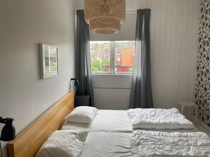 Doppelzimmer, Gemeinschaftsbad | Verdunkelungsvorhänge, kostenlose Babybetten, kostenloses WLAN