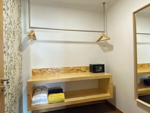 Superior Double Room | Down duvets, in-room safe, desk, free WiFi - Casa Carvalhal - Adults Only (Góis)