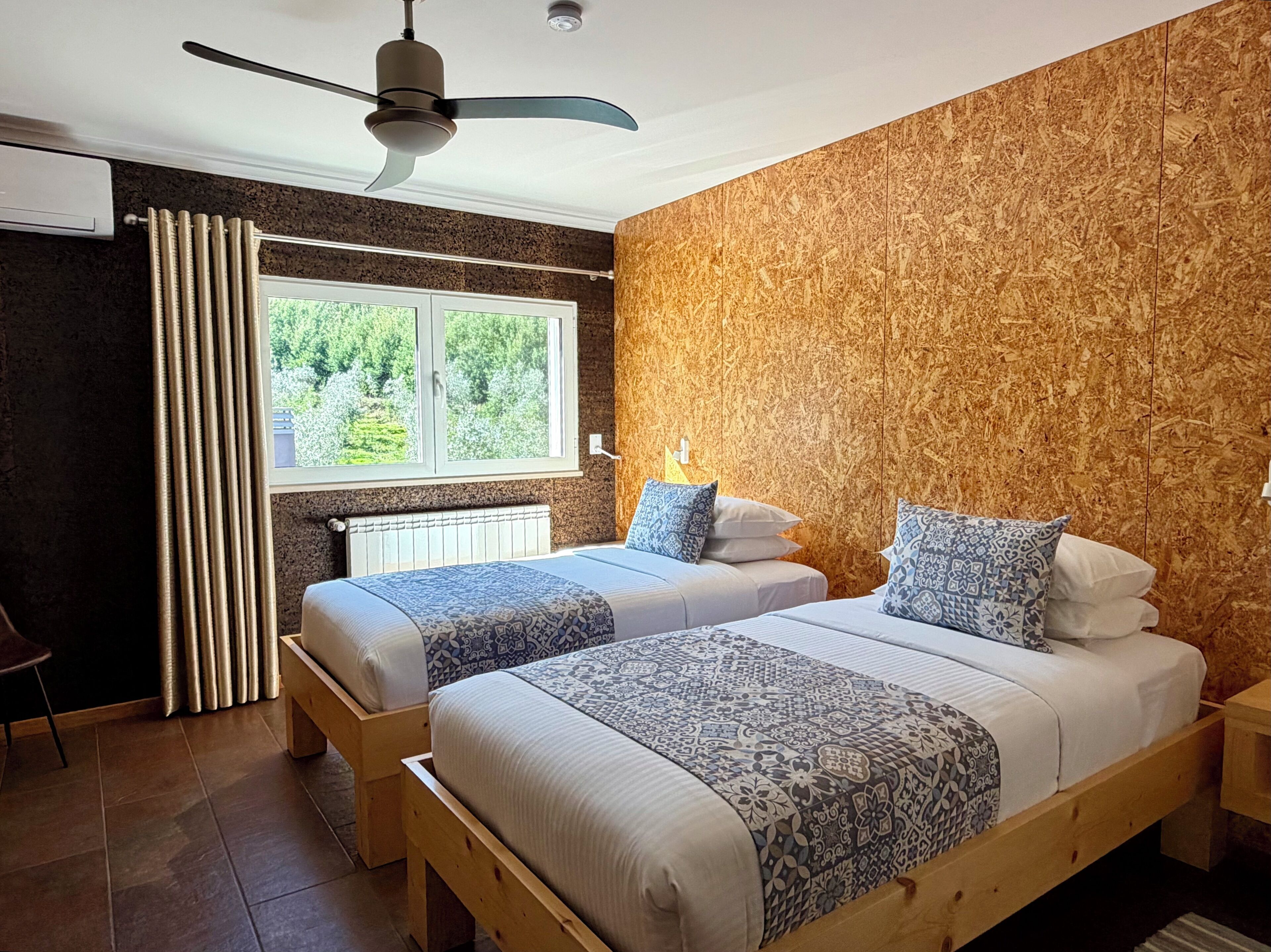 Comfort Twin Room, Multiple Beds | Down duvets, in-room safe, desk, free WiFi