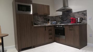 Premium Apartment, 1 Bedroom | Private kitchen