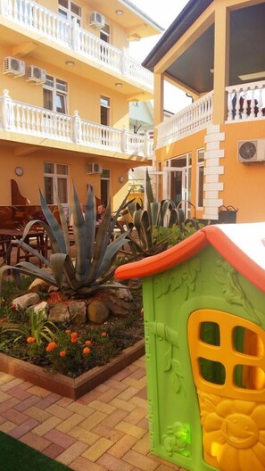 Children’s play area – outdoor - Guest House Kallisto (Sochi)