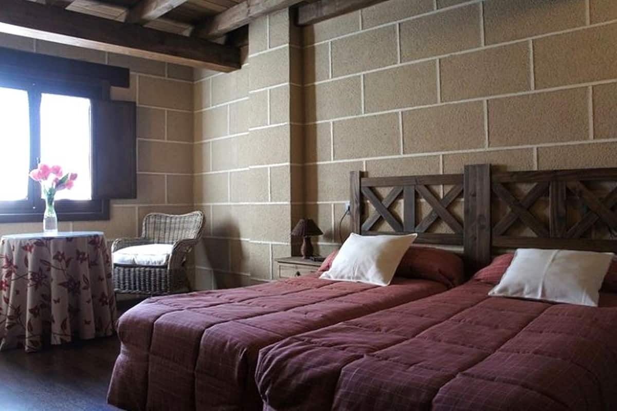 Casa, 4 habitaciones | Escritorio, tabla de planchar con plancha, cunas gratuitas