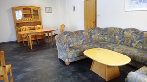 Apartment, 2 Bedrooms | Living room