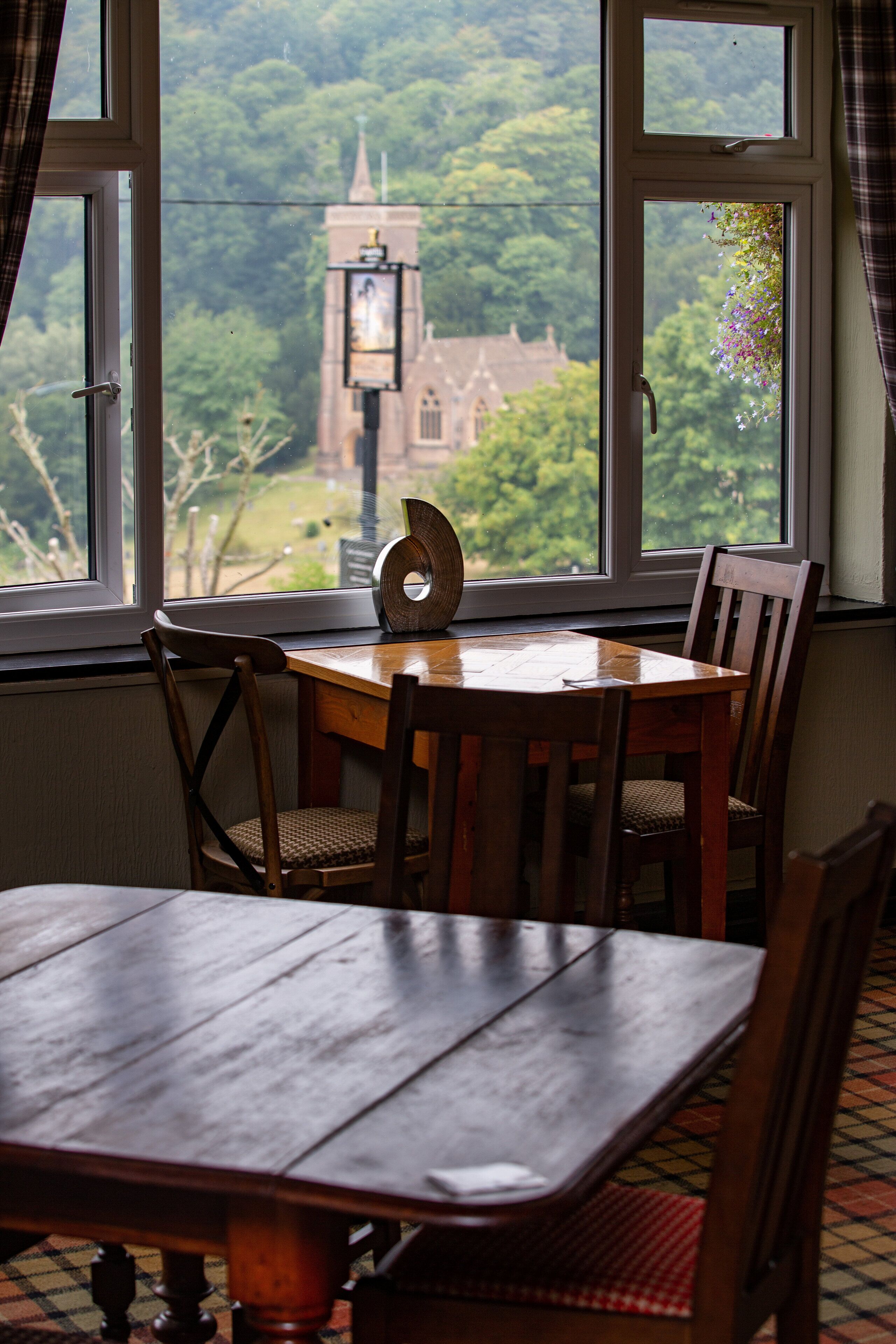 Daily English breakfast (GBP 8 per person)