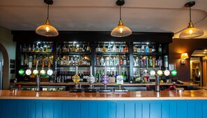 Bar (on property) - The Windmill Inn (Taunton)