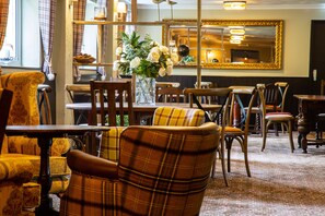 Restaurant - The Windmill Inn (Taunton)