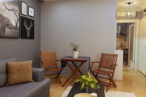 City Apartment, 2 Bedrooms, Terrace | Living area