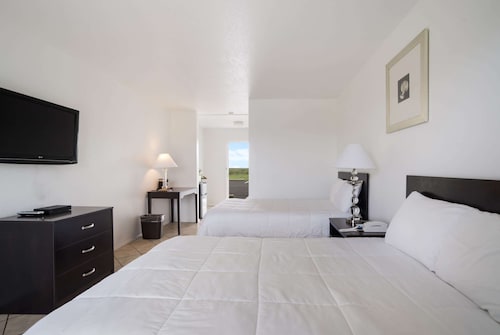 Rodeway Inn at Somers Cove Marina