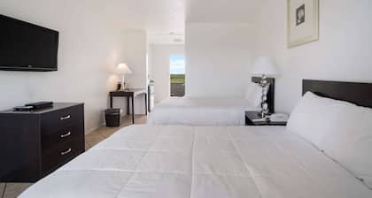 Rodeway Inn at Somers Cove Marina