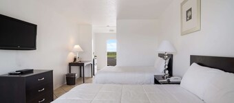 Rodeway Inn at Somers Cove Marina