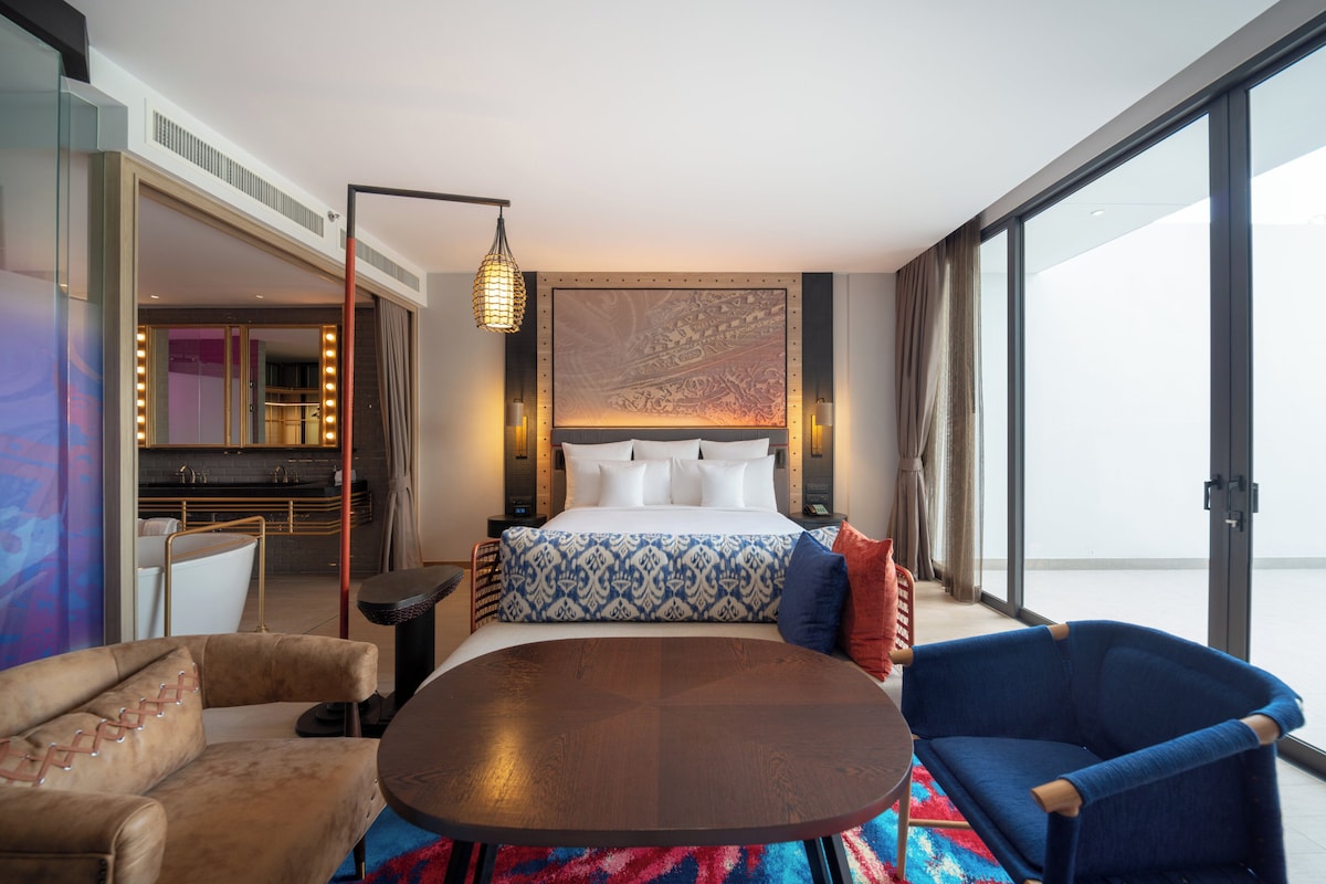 Standard Suite, 1 King Bed, Terrace (Garden) | 1 bedroom, premium bedding, free minibar items, in-room safe