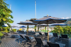 Outdoor pool, open 7:00 AM to 9:00 PM, pool umbrellas, sun loungers - Hotel Indigo Phuket Patong by IHG (Patong)