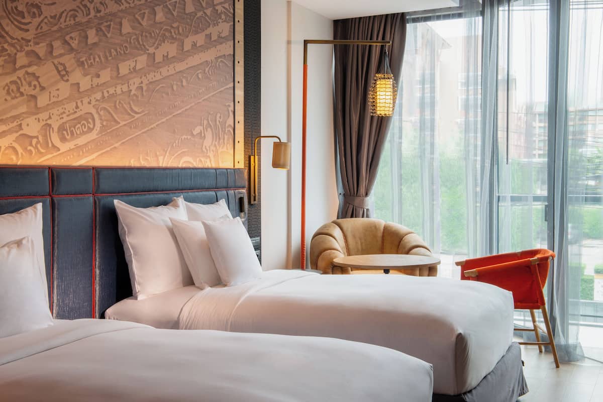 1 bedroom, premium bedding, free minibar items, in-room safe