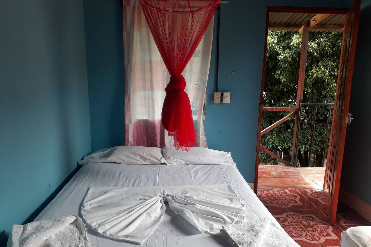 Cabin (1Double and 1 Single Bed ) | Bộ trải giường 