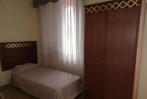 Desk, free cots/infant beds, free WiFi