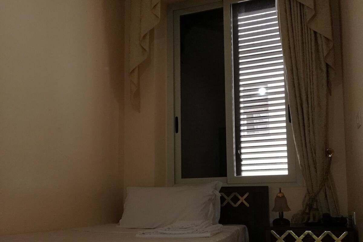 Desk, free cots/infant beds, free WiFi