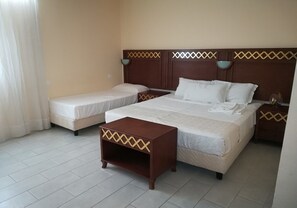 Desk, free cots/infant beds, free WiFi