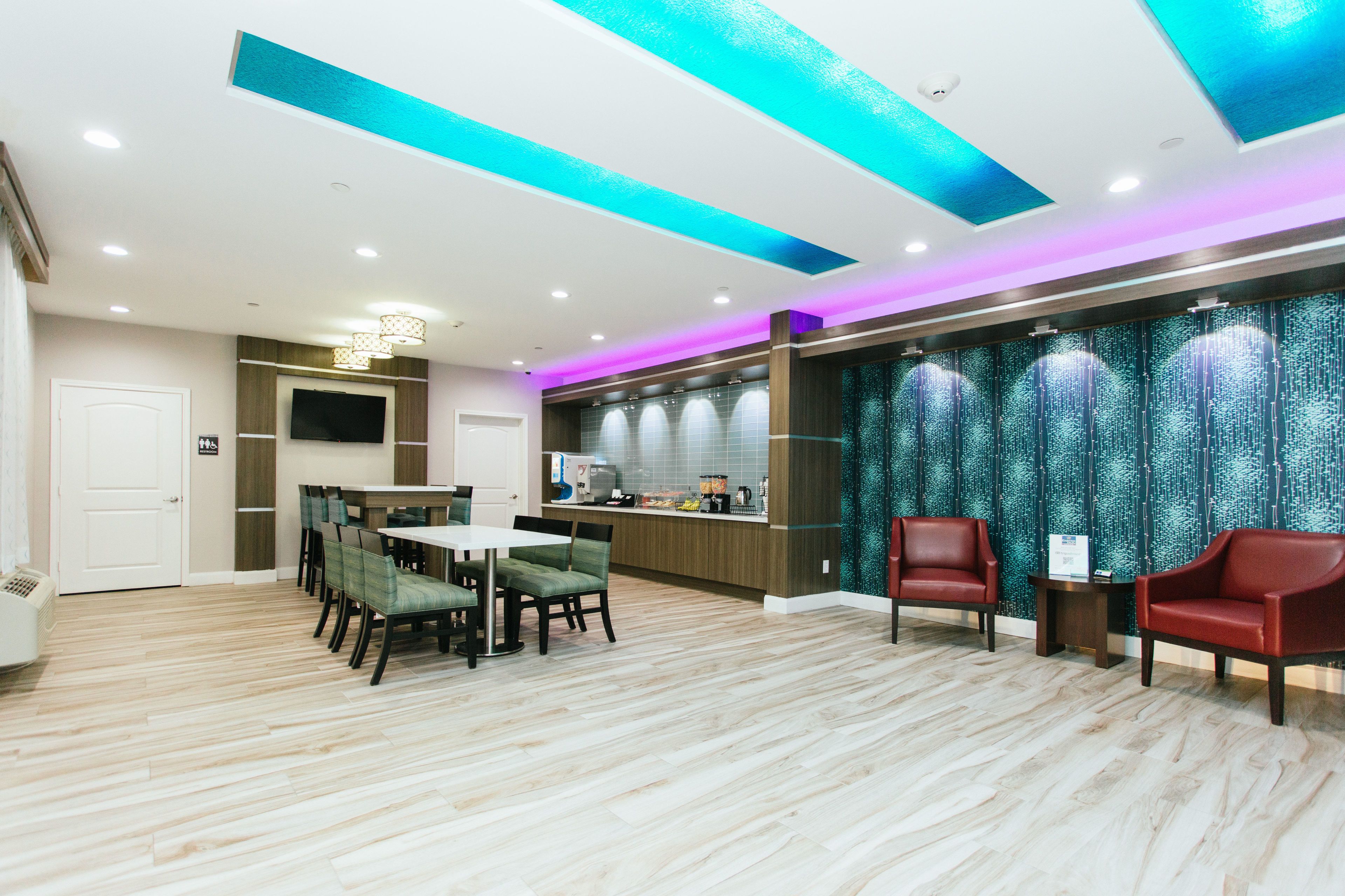 Photo - Express Inn - Spring