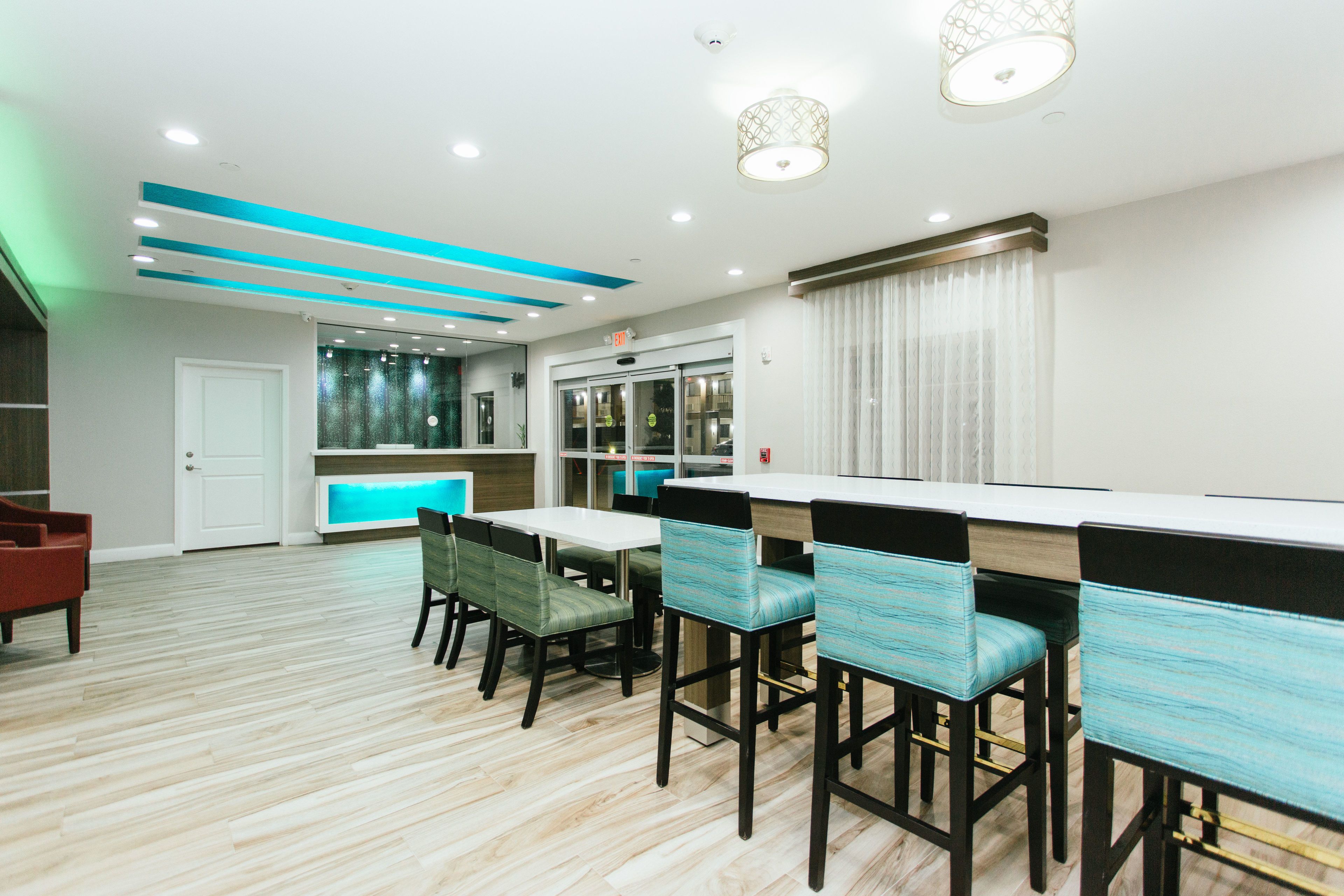 Photo - Express Inn - Spring