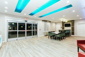 Lobby - Express Inn - Spring (Spring)