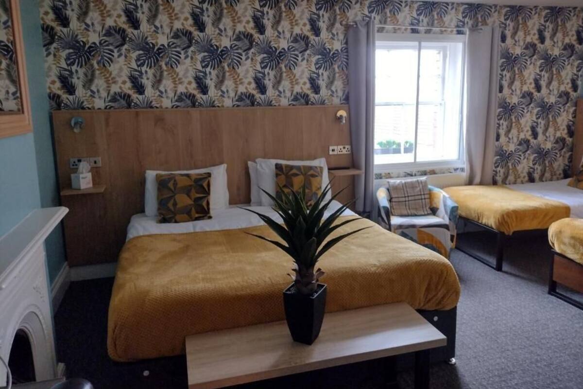Quadruple Room, Ensuite | Free WiFi, bed sheets