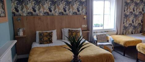 Quadruple Room, Ensuite | Free WiFi, bed sheets