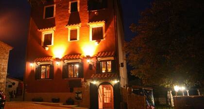 Hostal Hostatgeria Sant Jaume