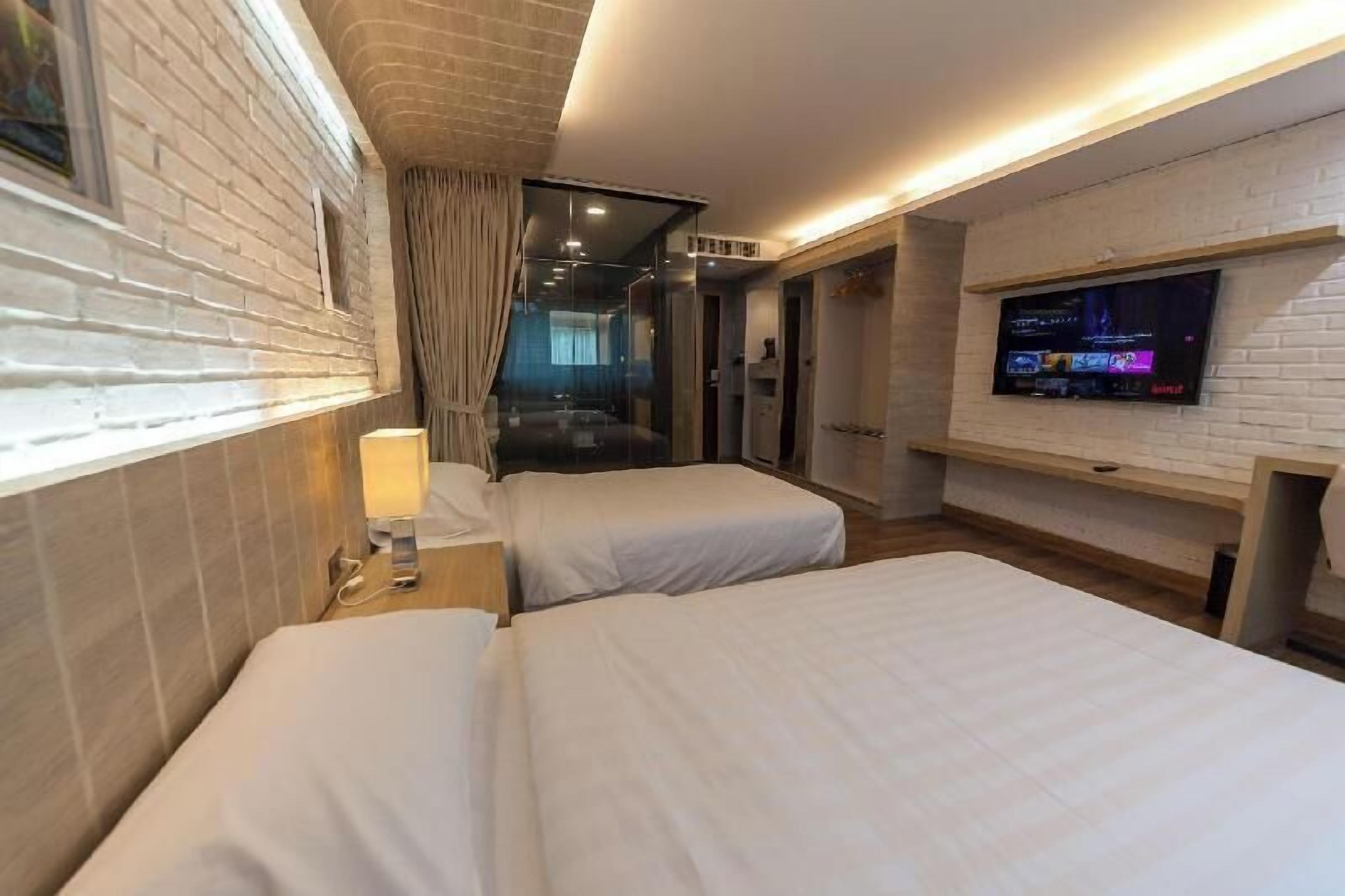 In-room safe, desk, blackout curtains, free WiFi