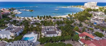 Angel Fish Beach Suites - Turtle Tower