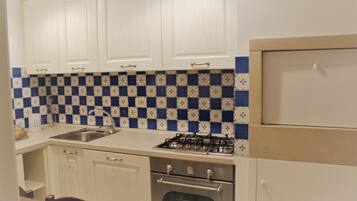 Herdplatte, Wasserkocher mit Kaffee-/Teezubehör