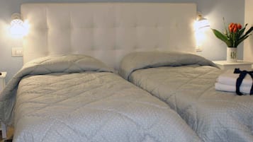 Minibar, escritorio, wifi gratis y ropa de cama