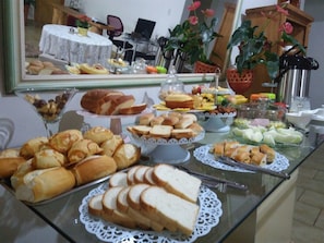 Free daily full breakfast