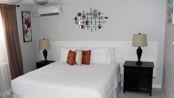 Comfort Studio, 1 Double Bed, Non Smoking | Iron/ironing board, free WiFi, bed sheets