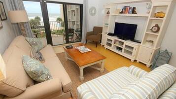 Apartment | Living area | TV