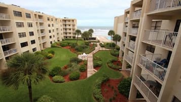 Apartment | Courtyard