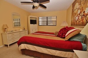 2 bedrooms, free WiFi, bed sheets - Hacienda del Sol I 303 Apartment 2 (New Smyrna Beach)