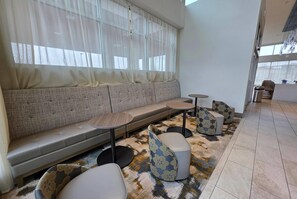 Lobby - Wingate by Wyndham Austin North (Austin)